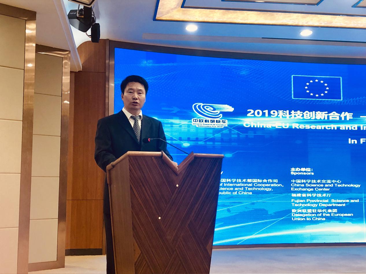 福建省科技厅党组成员,副厅长游建胜出席会议并致辞